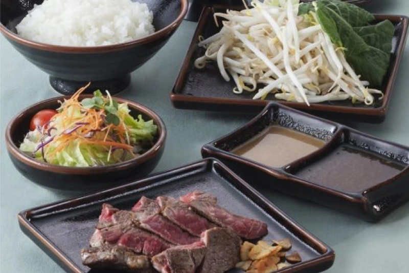 輸入牛ステーキランチ